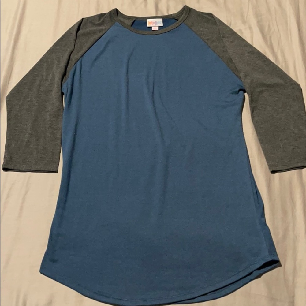 💰SALE!💰 Lularoe women’s 3/4 sleeve shirt